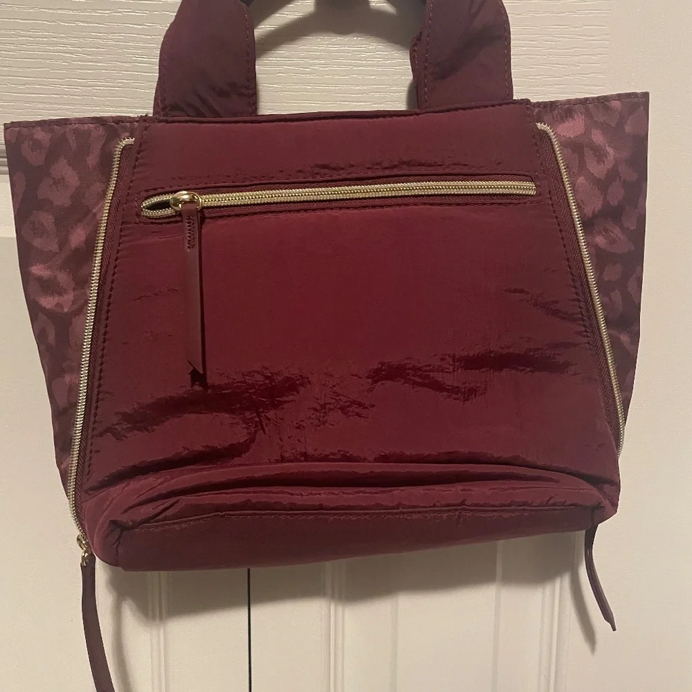 2/$15 Stella & Dot Zip It Bag - Oxblood - Picture 3 of 3
